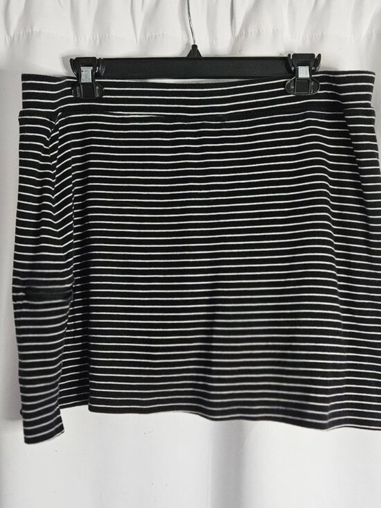 Pants - Black White Skort XL